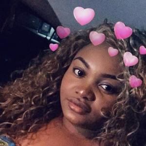 Meet your Posher, Joella